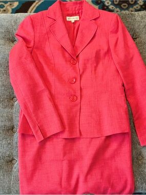 Evan Picone Vibrant Pink Women's Two-Piece Skirt Suit